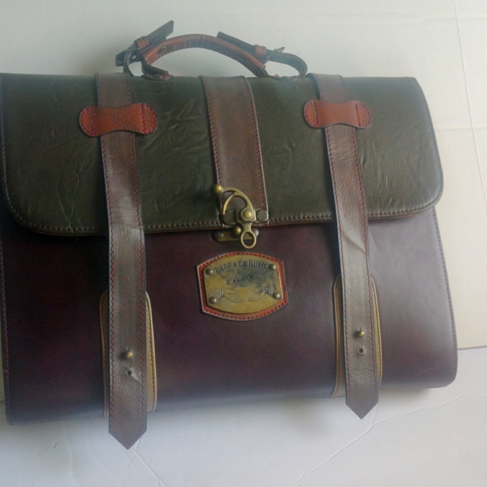 TIERRA DE HUMO PORTFOLIO URBAN CASSIOPEA - hand made